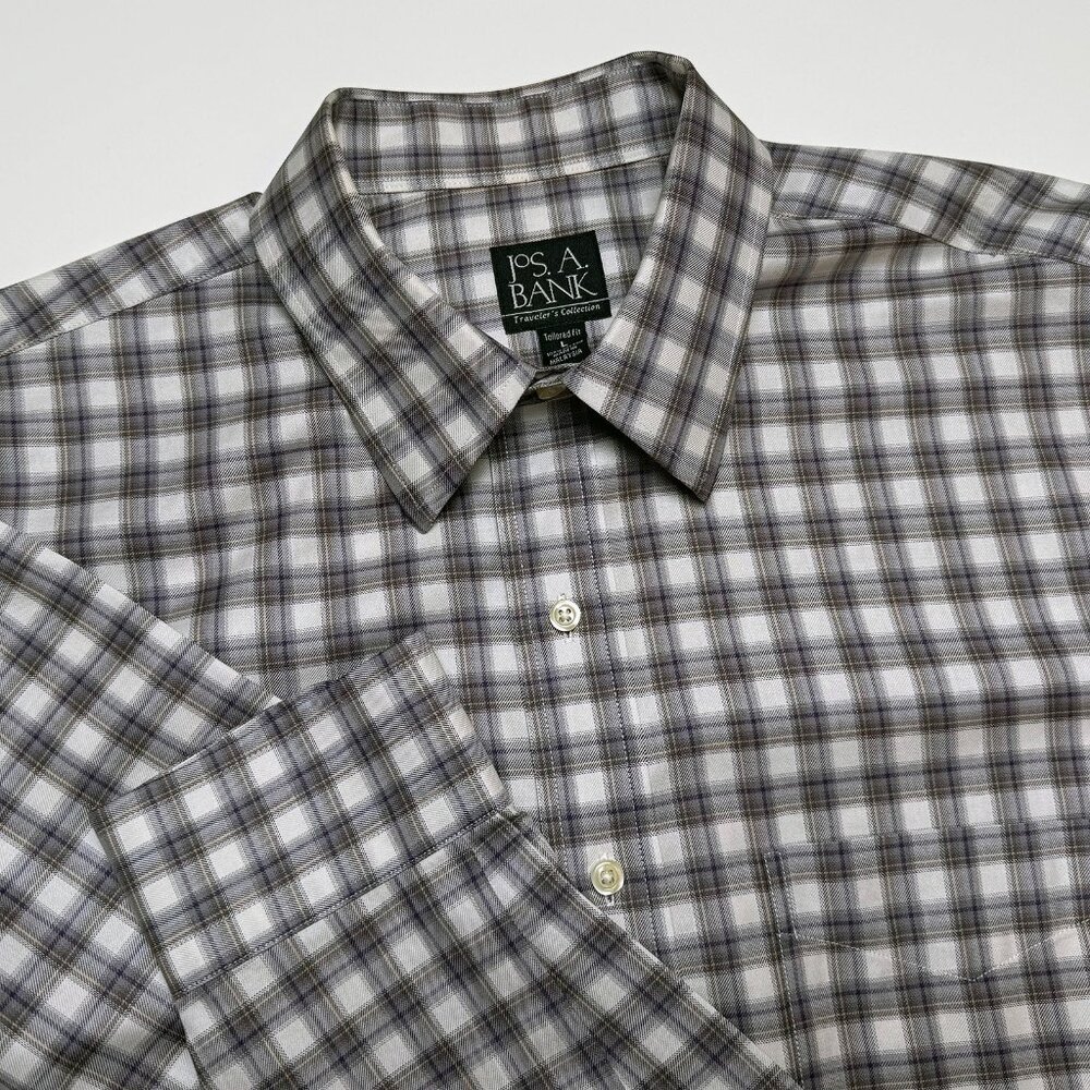 JoS. A. Bank Traveler’s Collection Long Sleeve Dress Shirt – Large, Tailored Fit